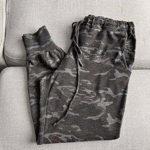 Karlie Pants Womens Green  Camo Print Jogger  Lightweight Size L